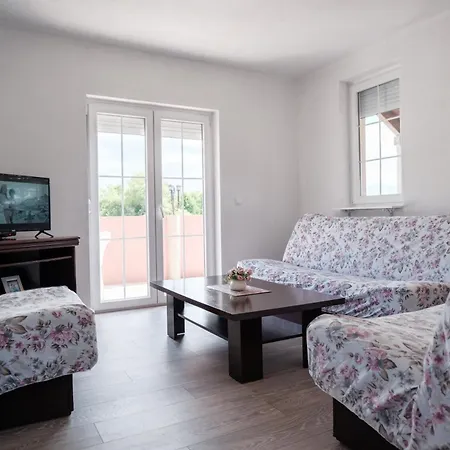 Kuca Za Odmor -megy-